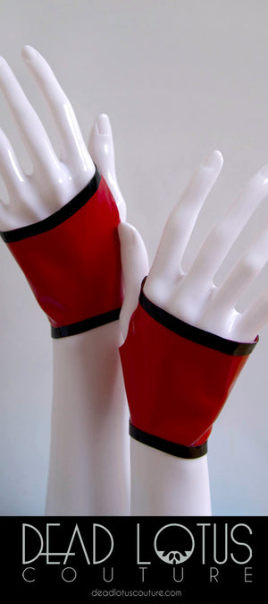 Short Fingerless Gloves